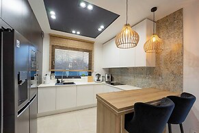 Luxurious Villa With Pool Near Energylandiai