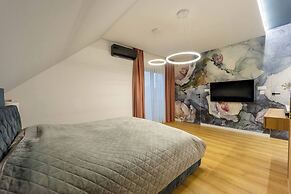 Luxurious Villa With Pool Near Energylandiai