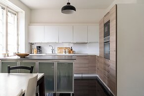 Spacious apt in Vibrant Kallio