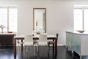 Spacious apt in Vibrant Kallio