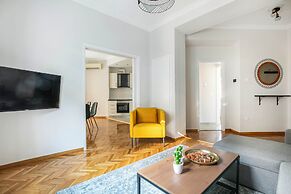 Dew 1-Bedroom Apartment in Athens