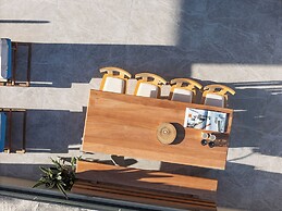 Elmima Villa by Checkin