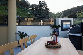 Elmima Villa by Checkin