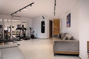 Elmima Villa by Checkin