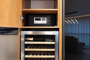 Elmima Villa by Checkin