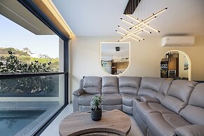 Elmima Villa by Checkin