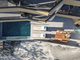 Elmima Villa by Checkin