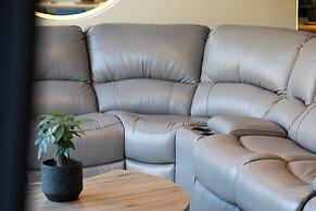 Elmima Villa by Checkin