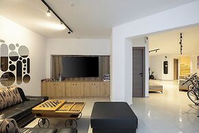 Elmima Villa by Checkin