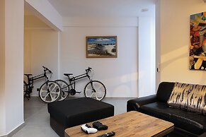 Elmima Villa by Checkin