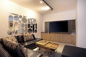 Elmima Villa by Checkin