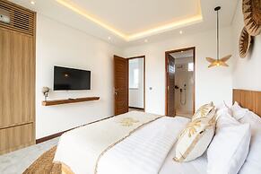 sol N1 Incredible 4 Bds Villa Near Finns Club