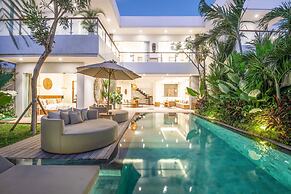 sol N1 Incredible 4 Bds Villa Near Finns Club