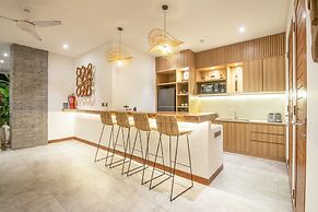 sol N1 Incredible 4 Bds Villa Near Finns Club