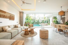 sol N1 Incredible 4 Bds Villa Near Finns Club