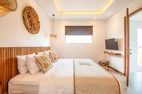 sol N1 Incredible 4 Bds Villa Near Finns Club