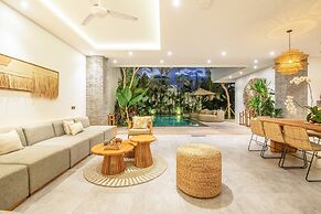 sol N1 Incredible 4 Bds Villa Near Finns Club