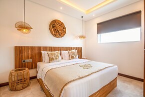 sol N1 Incredible 4 Bds Villa Near Finns Club