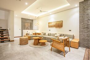 sol N1 Incredible 4 Bds Villa Near Finns Club