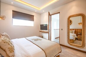 sol N1 Incredible 4 Bds Villa Near Finns Club