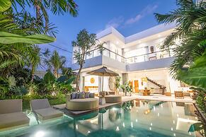 sol N1 Incredible 4 Bds Villa Near Finns Club