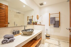 sol N1 Incredible 4 Bds Villa Near Finns Club