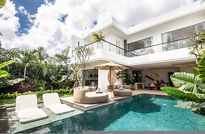 sol N1 Incredible 4 Bds Villa Near Finns Club