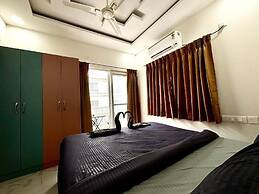 3 Bee's Service Apartments