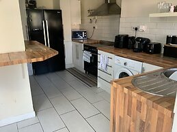 3 bed Semi Detached House Near Stourbridge