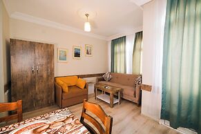 cleopatra king apart hotel