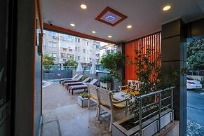 cleopatra king apart hotel
