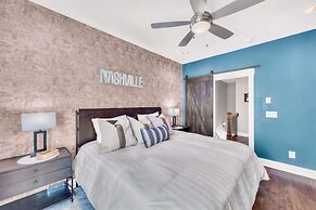 Close to DT Game Garage Bar Large Living Room