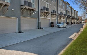 Close to DT Game Garage Bar Large Living Room