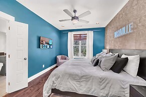 Close to DT Game Garage Bar Large Living Room