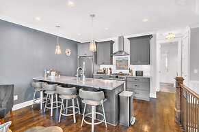 Close to DT Game Garage Bar Large Living Room