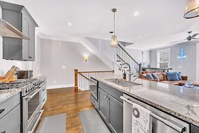 Close to DT Game Garage Bar Large Living Room