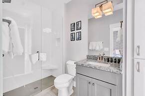 Close to DT Game Garage Bar Large Living Room