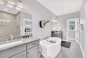 Close to DT Game Garage Bar Large Living Room