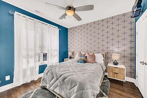 Close to DT Game Garage Bar Large Living Room