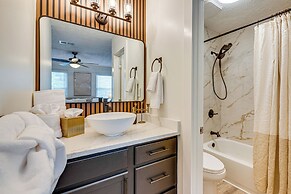 Near Gicc & ATL Airport: Modern Townhome!