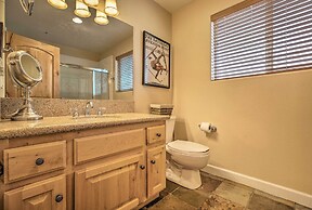 Mammoth Lakes Townhome - 10-min Walk to Village!