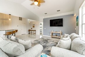 10 Mi to Public Beaches: Coastal Florida Retreat