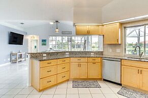 10 Mi to Public Beaches: Coastal Florida Retreat