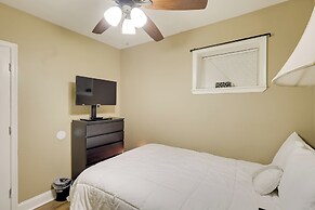 1 Mi to Dtwn Wilmington: Convenient + Cozy Home!