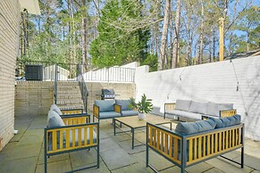 7 Mi to Dtwn Durham: Home w/ Hot Tub & Game Room!