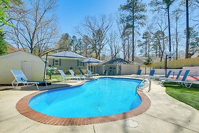 7 Mi to Dtwn Durham: Home w/ Hot Tub & Game Room!