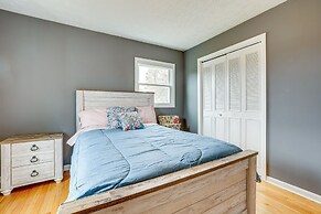 1 Mi to Dtwn Lynchburg: Charming Family Home!