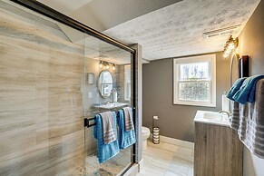 1 Mi to Dtwn Lynchburg: Charming Family Home!