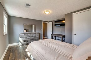 1 Mi to Dtwn Lynchburg: Charming Family Home!