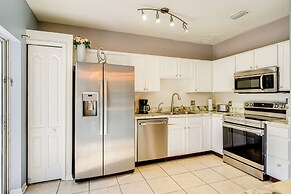 9 Mi to Beach: Peaceful Riverview Home w/ Patio